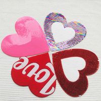 Nouveau design Saint-Valentin XOXO lettres cœur, grandes broderies en chenille et sequins, patchs thermocollants personnalisés en gros pour vêtements