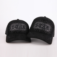 Gorra de Camionero Personalizada de Alta Calidad con Logos Completamente Bordados en Malla de Gamuza y Pedrería Brillante