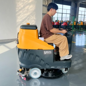 เครื่องขัดพื้นอุตสาหกรรมแบบนั่งขับ รุ่น M65 - Product Image 1
