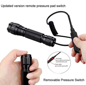 Lampe torche tactique 1200 lumens 2700K lumière LED blanc chaud, montage Picatinny, interrupteur à pression inclus, intensité réglable, indice de protection IP33, garantie 10 ans - Product Image 3