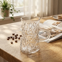 Petite tasse en verre transparent gaufré avec poignée, motifs en relief variés, verre à boire pour le thé de l'après-midi, décoration de table à la maison