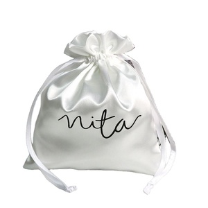 Pochette de rangement pour extensions de cheveux avec logo personnalisé, sacs d'emballage pour perruques, sacs à cordon en satin noir pour mèches de cheveux, sacs cadeaux pour mèches de cheveux - Product Image 1
