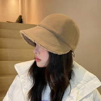 Elegante Sombrero Cloche de Invierno para Mujer, Cálido, Forrado de Felpa, Estilo Retro, Marrón, con Borde de Peluche, Forma de Campana