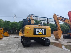 รถขุดตีนตะขาบ Caterpillar 320D2L มือสอง ราคาดี สภาพแข็งแรง น้ำหนัก 21 ตัน เหมาะสำหรับงานก่อสร้างบ้านและขุดหลุมขนาดใหญ่ - Product Image 2