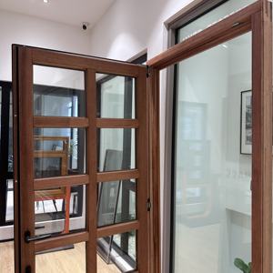 Puerta de madera maciza <span class=keywords><strong>exterior</strong></span> de alta calidad personalizada, diseños modernos, puerta de madera arqueada Meranti <span class=keywords><strong>con</strong></span> vidrio <span class=keywords><strong>para</strong></span> casas - Product Image 5