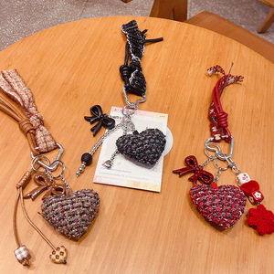 Llavero Colgante <span class=keywords><strong>de</strong></span> Lujo Hecho a Mano DIY con Pequeño Lazo Aromático y Corazón Brillante, Elegante Adorno para Bolsos y Regalo - Product Image 1