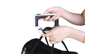 Bilancia per bagagli digitale in ABS ad alta definizione portatile con gancio in metallo colore bianco negativo con Display a sospensione scala alta bianco LCD - Product Image 3