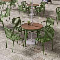 Ensemble table et chaises de jardin en acier inoxydable avec parasol coloré pour les cafés, salons de thé, boutiques de desserts et espaces de loisirs en cour