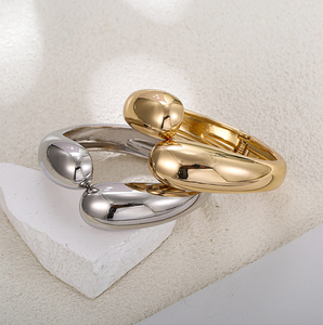 Nueva Moda 2025 Pulsera de Oro de 18K al por Mayor, Diseño Minimalista Grueso Punk con Forma de Lágrima, Brazalete Grande de Primavera - Product Image 4