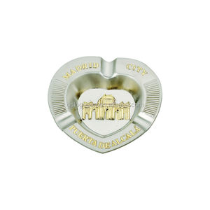 Cenicero de Metal Personalizado en Forma de Corazón, Recuerdo de la Puerta de Alcalá, <span class=keywords><strong>Madrid</strong></span>, España, Venta al por Mayor - Product Image 1