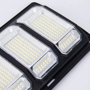 Lampadaire Solaire d'Extérieur Étanche Haute Performance en ABS avec Batterie Télécommandée Grande Capacité et Source Lumineuse LED - Product Image 2