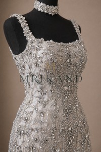 Elegante Vestido de Noche de Satén y Seda con Pedrería Hecha a Mano y Adornos de Lujo, Vestido Largo para Bodas - Product Image 2