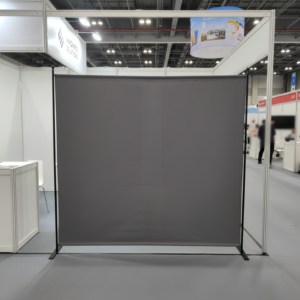 Cloison de séparation pliable économique de 180 cm de large, légère et portable, pour <span class=keywords><strong>bureau</strong></span> à domicile et usage commercial - Product Image 1