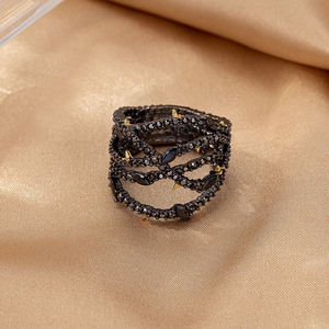 Anello in Rame Completamente Tempestato di Diamanti dal Design <span class=keywords><strong>Originale</strong></span> e Visionario, Stile Retrò di Tendenza, della Serie Thorn - Product Image 4