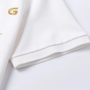 Polo para hombre al por mayor con estampado de estrellas brillantes transpirable y lujoso diseño en blanco o negro para un uso cómodo - Product Image 3