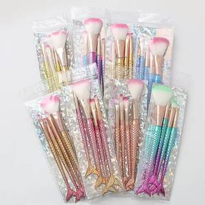 Ensemble de 4 pinceaux de maquillage sirène en gros <span class=keywords><strong>pas</strong></span> <span class=keywords><strong>cher</strong></span>, pinceaux de maquillage queue de poisson, pinceaux de maquillage colorés et doux, logo personnalisé, <span class=keywords><strong>pinceau</strong></span> <span class=keywords><strong>à</strong></span> paupières - Product Image 3