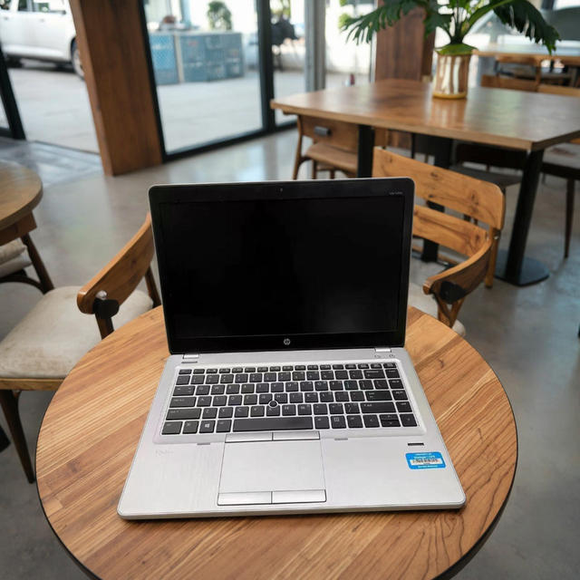 Wholesale Cheap Second-Hand HP 9470M 3rd Gen Laptop 4G 320G HDD 14'' English Keyboard Second-Hand Laptop
