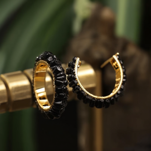 PND202404-639 Boucles d'oreilles créoles en acier inoxydable 316L plaqué or PVD avec perles noires, bijoux de mode - Product Image 3