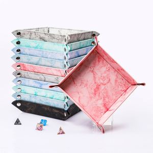 Bandeja Plegable Cuadrada de Cuero PU de Tamaño Mediano para Dados de Juego con Cuatro Esquinas y Espacios para Jugadores de Dados - Product Image 1