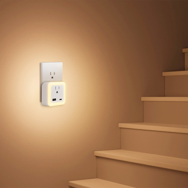 Automatic Mini LED Night Light Smart Socket Plug-in with Dusk to Dawn Photocell Sensor Rechargeable for Home Use