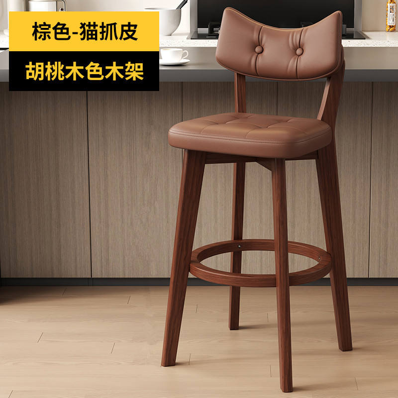 Etagère marron avec griffoir pour chat marron