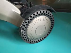 Fauteuil roulant électrique portable en alliage d'aluminium, léger, pliable, avec coussin en maille respirante, démontage rapide, batterie - Product Image 4