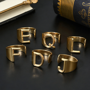 DUOYING Maßgefertigter 18K Vergoldeter Edelstahl Initial-Buchstaben Offener <span class=keywords><strong>Ring</strong></span> Verstellbar Wasserfest Nicht Anlaufender Schmuck für Damen und Herren - Product Image 4