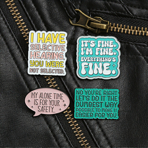 Pins en émail métallique amusants avec des citations originales 'Mon temps de solitude est votre sécurité' pour revers, sacs à dos, vêtements, chemises, bijoux, cadeaux - Product Image 2