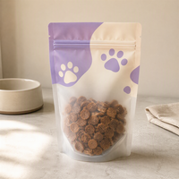 Pochette verticale givrée lavande pour friandises pour animaux de compagnie avec fermeture refermable et finition transparente pour une visualisation du produit, idéale pour les marques de produits pour animaux de compagnie de type boutique