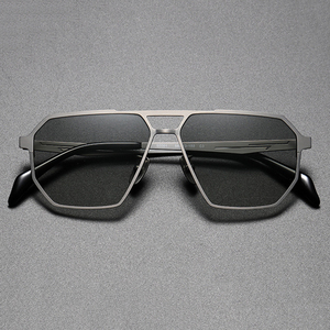 Gafas de Sol Polarizadas de Titanio UV400 Personalizadas de Moda 2025 para Hombre y Mujer, Diseño Genial para Conducir, Gafas de Sol Únicas para Exteriores - Product Image 4