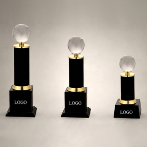 Trophée en métal moulé sous pression portable avec base noire et accents dorés pour événements promotionnels et récompenses à graver - Product Image 1