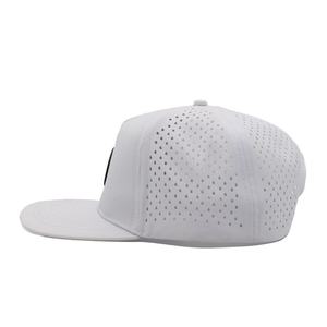 Gorra de Béisbol Snapback de 5 Paneles Personalizada de Alta Calidad, de Poliéster, PVC y Goma, con Parche Deportivo, Corte Láser, Orificios Transpirables y Estampado - Product Image 3