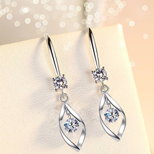 Pendientes Colgantes de Plata 925 Zuochi con Cristal Blanco y Diseño Geométrico, Joyería Clásica para Mujer, Ideal para Bodas - Product Image 4