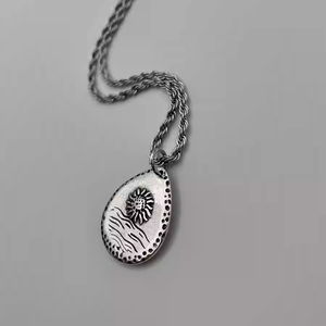Collana Vintage con Pietra dei Desideri Hisera per <span class=keywords><strong>Uomo</strong></span>, Design di Nicchia, Ciondolo Fatto a Mano, Catena in Acciaio al Titanio, Stile Hip-hop per Felpe - Product Image 5