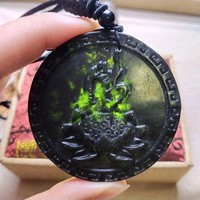 Pendentif Bouddha en Jade Serpentine, Collier Lotus Vert, Plaque Ronde en Jade - Artefact Culturel pour Couples
