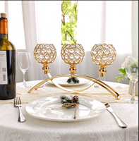 Vente en gros usine Nouveau Candelabre en cristal créatif en forme d'arche Centre de table de luxe pour la décoration de table de mariage et de banquet romantique