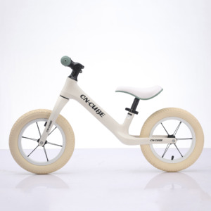 Vélo d'équilibre pour enfants de 3 à 8 ans, avec cadre en nylon, selle en cuir PU, pneus gonflables de 12 pouces, vélo de sport pour tout-petits - Product Image 6