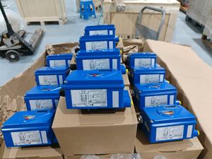 Positionneur pneumatique électrique Foxboro SRD991 avec régulateurs d'alimentation d'instruments de la série Fisher 67C - Product Image 4