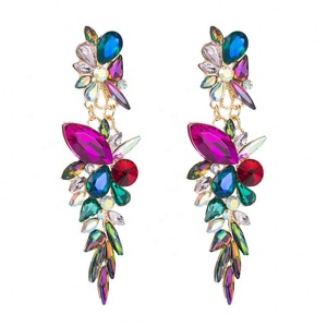 Pendientes de Moda con Cristales de Imitación de Perla, Aleación Plateada, Diseño de Mariposa Geométrica, Color de Moda para Mujer - Product Image 4