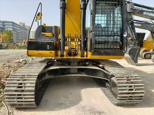 Excavadora Caterpillar 325D de 25 Toneladas, Modelo 2022, Usada, con Motor y Caja de Cambios de Alto Rendimiento - Product Image 4