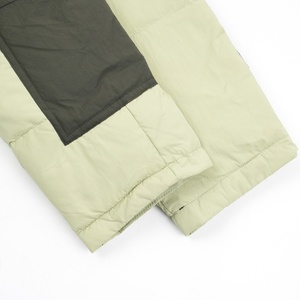 Veste matelassée en polyester personnalisée OEM ODM, couleur kaki vert, design de créateur, avec capuche, pour homme, grande taille, fermeture éclair longue, respirante - Product Image 5