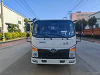 Camion à ordures compacté Sinotruk de 6 mètres cubes pour utilisation en rue