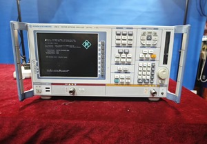 Analizador de Red de 4 Puertos R&S ZVB4 de 300 kHz a 4 GHz para Instrumentos de Prueba - Product Image 6