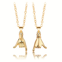 Kalung pasangan liontin jari kreatif, 2 buah/set, perhiasan kekasih Hand on Hand Choker untuk wanita pria BFF kalung pasangan