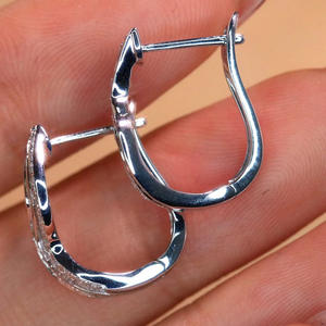 Orecchini E3133 in Oro Bianco con Diamanti Taglio Baguette, Gioielli di Lusso da Donna per Matrimonio, Diamanti Naturali Colore D - Product Image 5