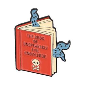 Joyería al por mayor personalizada: Broche de esmalte gótico punk con diseño de libro del conocimiento maligno, de aleación de zinc, chapado en níquel negro, con tentáculo de amor y terror - Product Image 6