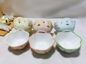 Tazón de encaje en relieve pintado a mano-Taza de cinco pulgadas con Diseño Artesanal único - Product Image 3