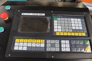 Tour à bois CNC multifonctionnelle CA1530 avec moteur pas à pas, lit en fonte lourd, rainurage et gravure <span class=keywords><strong>de</strong></span> cylindres, certifiée CE - Product Image 4