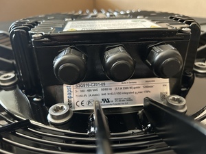 Equipo de Aire Acondicionado S3G910-CZ01-09 380V-480V Importado de Alemania con Sistema de Refrigeración por Ventilador - Product Image 3