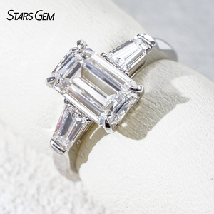 Bague Starsgem 3.8CTW à trois pierres, or massif 10K, diamant de laboratoire taille émeraude, bagues de fiançailles - Product Image 2